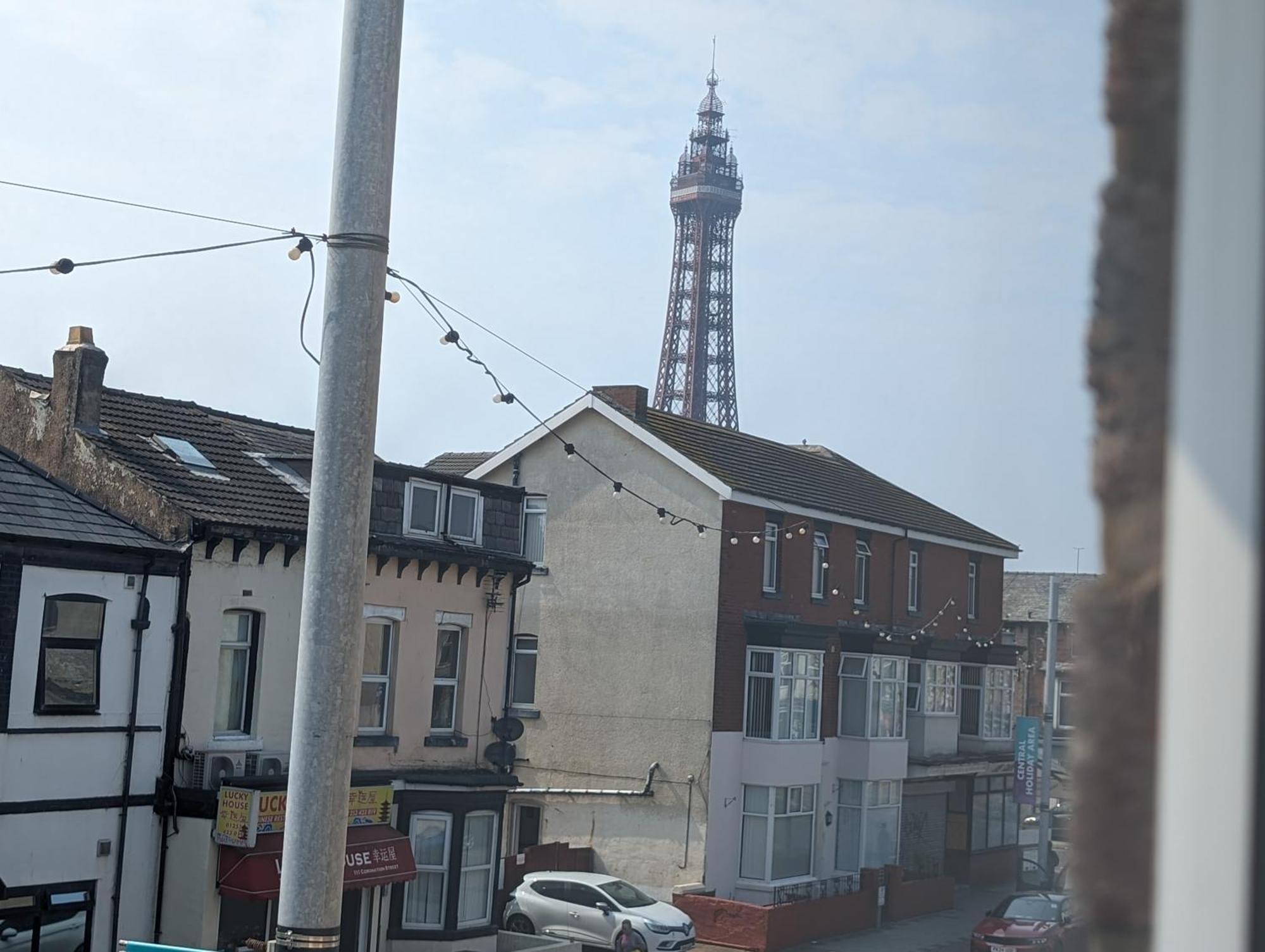 Wonky Towers Bed and Breakfast Blackpool Eksteriør billede