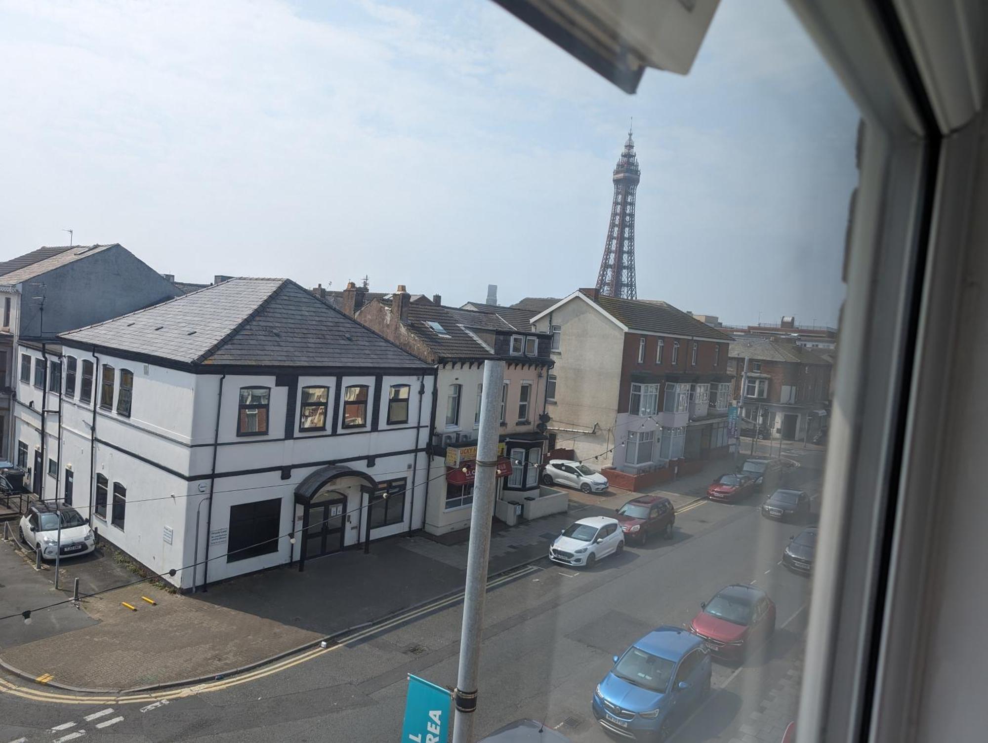 Wonky Towers Bed and Breakfast Blackpool Eksteriør billede